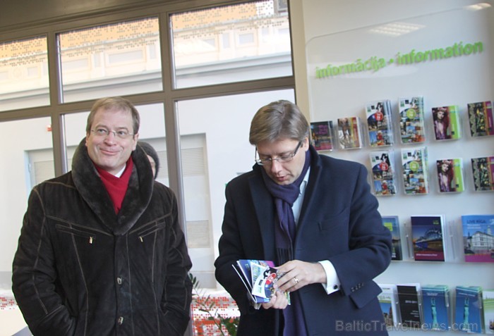 1.03.2011 Live Rīga atver jaunu Rīgas tūrisma informācijas centru (Rīgas TIC, Kaļķu ielā 16), kas tagad atradīsies Rīgas Krievu teātra telpās 1.03.2011 Live Rīga atver jaunu Rīgas tūrisma informācijas centru (Rīgas TIC, Kaļķu ielā 16), kas tagad atradīsies Rīgas Krievu teātra telpās 56300