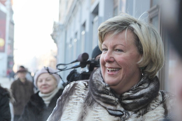 Rīgas Tūrisma Attīstības Biroja (RTAB) valdes locekle Vita Jermoloviča aicina viesus apmeklēt jauno Rīgas tūrisma informācijas centru Rīgas Tūrisma Attīstības Biroja (RTAB) valdes locekle Vita Jermoloviča aicina viesus apmeklēt jauno Rīgas tūrisma informācijas centru 56303