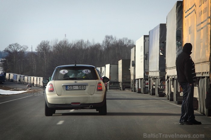 Latvijas Mini klubu «minimania» pārstāvēja 7 ekipāžas, kuras no Rīgas devās uz Minsku, kur pulcējās vairāk nekā 100 Mini automobiļi. Foto:Fotoatelje.l Latvijas Mini klubu «minimania» pārstāvēja 7 ekipāžas, kuras no Rīgas devās uz Minsku, kur pulcējās vairāk nekā 100 Mini automobiļi. Foto:Fotoatelje.l 56849
