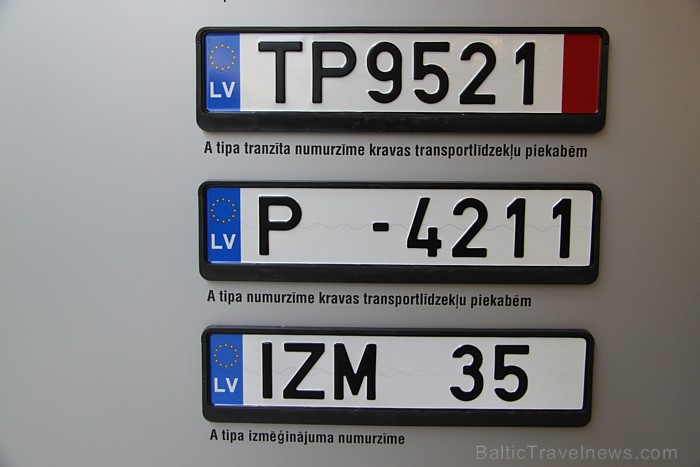 17.03.2011 Rīgas Motormuzejā atklāta jauna, netradicionāla izstāde «Pat nemēģini! Pieķers!» Ekspozīcijā apskatāmas CSDD darbinieku izņemtās viltotās a 17.03.2011 Rīgas Motormuzejā atklāta jauna, netradicionāla izstāde «Pat nemēģini! Pieķers!» Ekspozīcijā apskatāmas CSDD darbinieku izņemtās viltotās a 57223