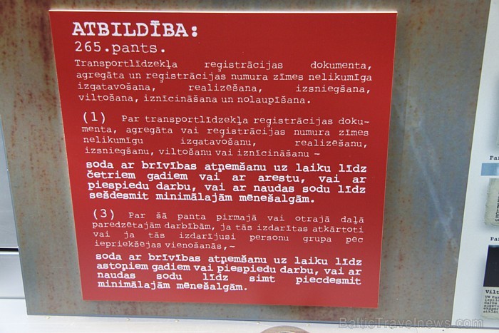 17.03.2011 Rīgas Motormuzejā atklāta jauna, netradicionāla izstāde «Pat nemēģini! Pieķers!» Ekspozīcijā apskatāmas CSDD darbinieku izņemtās viltotās a 17.03.2011 Rīgas Motormuzejā atklāta jauna, netradicionāla izstāde «Pat nemēģini! Pieķers!» Ekspozīcijā apskatāmas CSDD darbinieku izņemtās viltotās a 57232