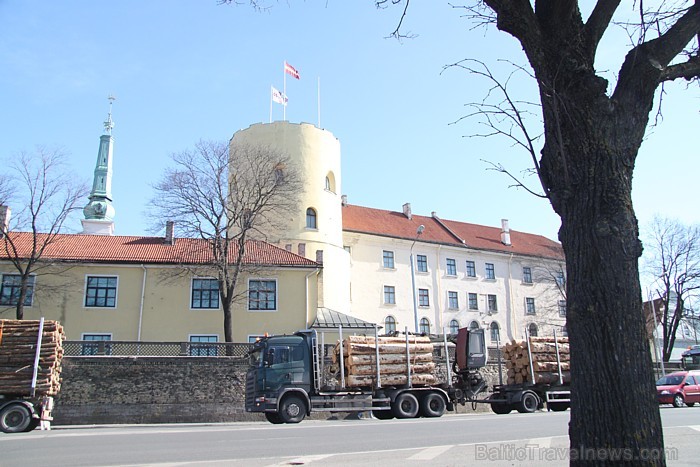 Šodien, 24.03.2011. pie Rīgas pils, apmēram, 200 kravas pārvadātāji protestēja pret valdības lēmumiem Šodien, 24.03.2011. pie Rīgas pils, apmēram, 200 kravas pārvadātāji protestēja pret valdības lēmumiem 57507