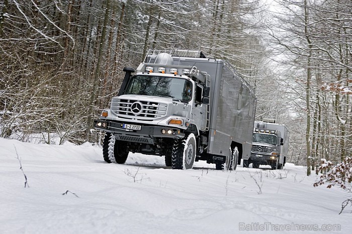 Kempinga vāģis ar 6x6 piedziņu nav domāts braukšanai uz jūru vai pa Eiropas autostrādēm, bet gan ceļojumiem Altaja kalnos Kempinga vāģis ar 6x6 piedziņu nav domāts braukšanai uz jūru vai pa Eiropas autostrādēm, bet gan ceļojumiem Altaja kalnos 57551