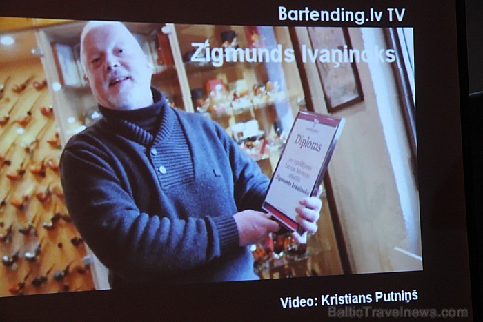 Pēc katra bārmeņa stāstītā Travelnews.lv var tikai apliecināt, ka šis cilvēks bārmeņu vidū tuvinās elka statusam Pēc katra bārmeņa stāstītā Travelnews.lv var tikai apliecināt, ka šis cilvēks bārmeņu vidū tuvinās elka statusam 57718
