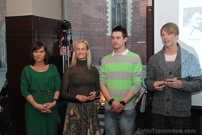 Nominācijas «2010.gada spožākā debija bārmeņu konkursos» pretendenti - Ieva Skaldere, Zane Dūšele, Jānis Sviķis un Oskars Vētra Nominācijas «2010.gada spožākā debija bārmeņu konkursos» pretendenti - Ieva Skaldere, Zane Dūšele, Jānis Sviķis un Oskars Vētra 57723