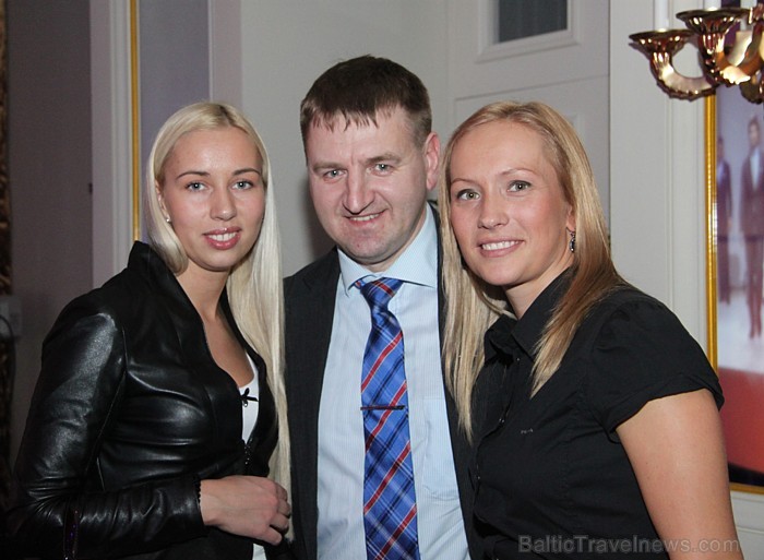 Piecu zvaigžņu viesnīcā Grand Palace Hotel 1.04.2011 pulcējās lietišķā stila vīriešu apģērbu veikala Suit Supply klienti uz jaunās pavasara/vasaras ko Piecu zvaigžņu viesnīcā Grand Palace Hotel 1.04.2011 pulcējās lietišķā stila vīriešu apģērbu veikala Suit Supply klienti uz jaunās pavasara/vasaras ko 57812