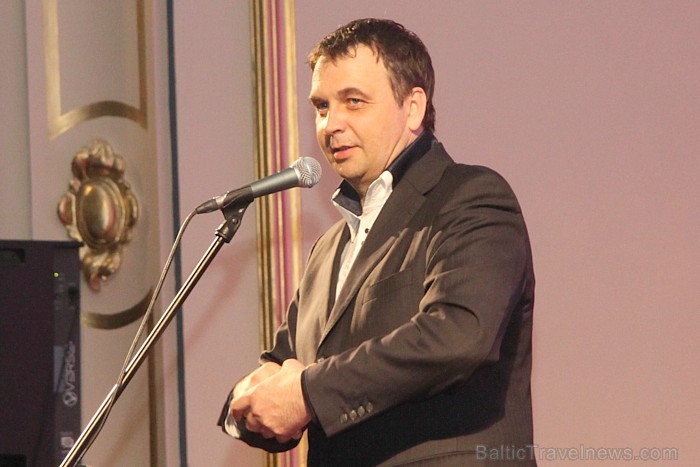 Šlāgergrupas «Baltie lāči» solists Andris Baltacis saņēma lielus aplausus no kino Rīga zāles viesiem Šlāgergrupas «Baltie lāči» solists Andris Baltacis saņēma lielus aplausus no kino Rīga zāles viesiem 57888