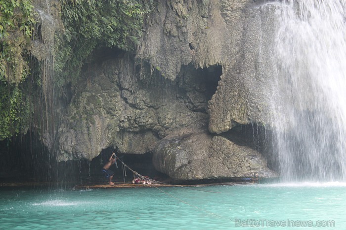 Kavasanas ūdenskritums cebu salā tūristus stumj plostā zem ūdenskrituma vispirms pabraucot zem klints
Foto: Irīna Klapere, Relaks Tūre Kavasanas ūdenskritums cebu salā tūristus stumj plostā zem ūdenskrituma vispirms pabraucot zem klints
Foto: Irīna Klapere, Relaks Tūre 57994
