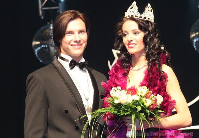 Skaistuma konkursa «Mis un Misters Latvija 2010» uzvarētāji - Alise Miškovska no Daugavpils un Edvīns Ločmelis no Gulbenes Skaistuma konkursa «Mis un Misters Latvija 2010» uzvarētāji - Alise Miškovska no Daugavpils un Edvīns Ločmelis no Gulbenes 58142