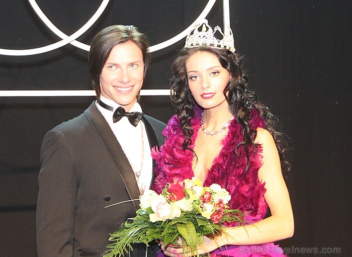 Skaistuma konkursa «Mis un Misters Latvija 2010» uzvarētāji - Alise Miškovska no Daugavpils un Edvīns Ločmelis no Gulbenes Skaistuma konkursa «Mis un Misters Latvija 2010» uzvarētāji - Alise Miškovska no Daugavpils un Edvīns Ločmelis no Gulbenes 58146