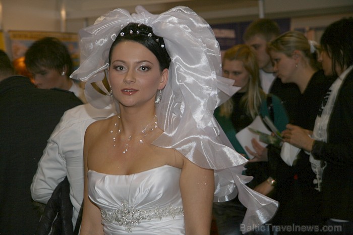 Kāzu un balles kleitu demonstrējumi izstādē Fiesta Expo 2011 58225