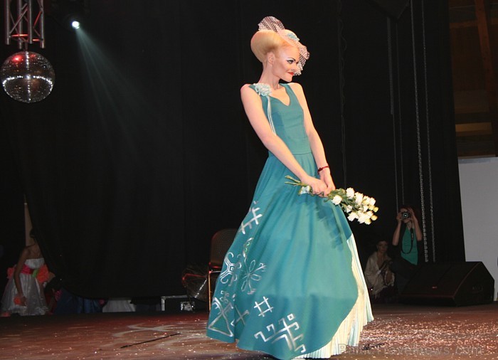 Kāzu un balles kleitu demonstrējumi izstādē Fiesta Expo 2011 58245