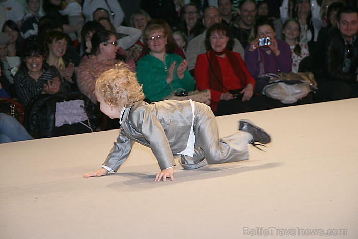 Kāzu un balles kleitu demonstrējumi izstādē Fiesta Expo 2011 58275