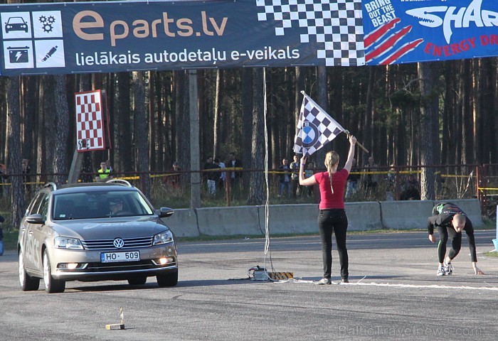 Latvijas Dragreisa čempionāta 1.posms (25.04.2011) Biķerniekos - kurš ātrāks 2x50m - cilvēks vai auto? Latvijas Dragreisa čempionāta 1.posms (25.04.2011) Biķerniekos - kurš ātrāks 2x50m - cilvēks vai auto? 58590