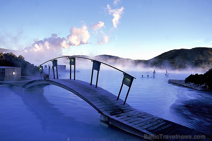 Blue Lagoon ir uzņēmums, kas rūpējas par cilvēku - veselību, ādu un labsajūtu ar ģeotermālo enerģiju palīdzību
Foto: Bluelagoon.com Blue Lagoon ir uzņēmums, kas rūpējas par cilvēku - veselību, ādu un labsajūtu ar ģeotermālo enerģiju palīdzību
Foto: Bluelagoon.com 58694