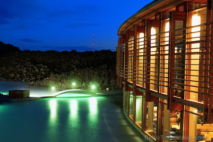 Spa apmeklētāji atjauno savas attiecības ar dabu un visu tur pavadīto laiku elpo tīru, svaigu gaisu
Foto: Bluelagoon.com Spa apmeklētāji atjauno savas attiecības ar dabu un visu tur pavadīto laiku elpo tīru, svaigu gaisu
Foto: Bluelagoon.com 58696