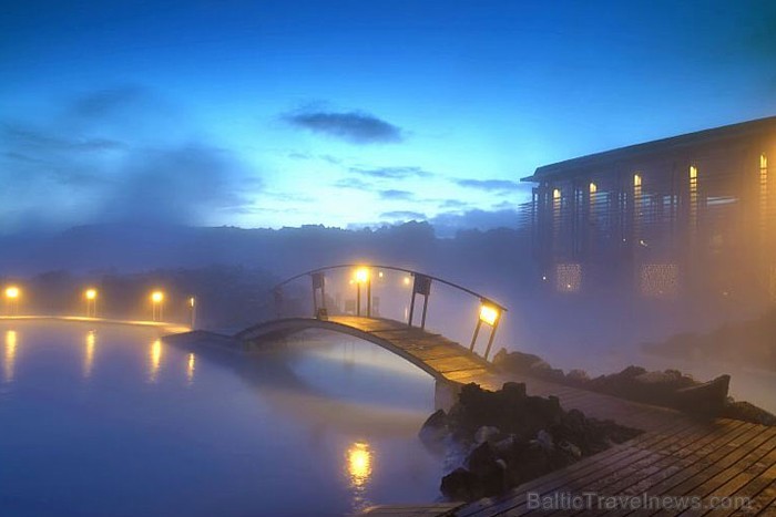 Apmeklētājiem patīk relaksēties Blue Lagoon ģeotermālajā jūras ūdenī, kas atstāj positīvu efektu uz ādu
Foto: Bluelagoon.com Apmeklētājiem patīk relaksēties Blue Lagoon ģeotermālajā jūras ūdenī, kas atstāj positīvu efektu uz ādu
Foto: Bluelagoon.com 58699