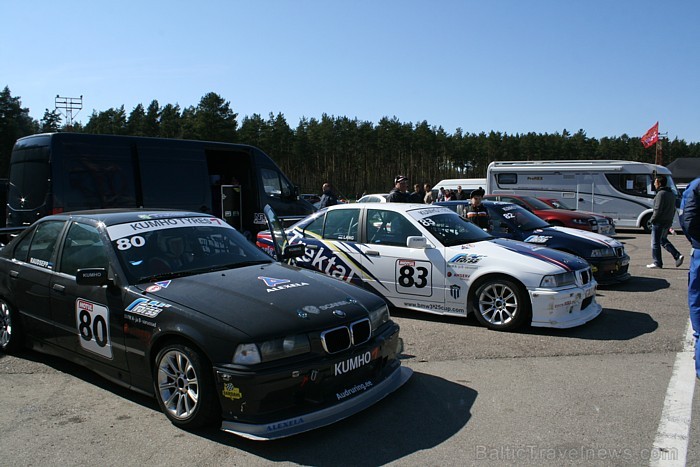 Sportisti sacentās 6 ieskaites klasēs - Super 1600, Super Production, Super B2000, Baltic Open, Nacionālā klase, BMW 325 un EE Juniori Sportisti sacentās 6 ieskaites klasēs - Super 1600, Super Production, Super B2000, Baltic Open, Nacionālā klase, BMW 325 un EE Juniori 58851