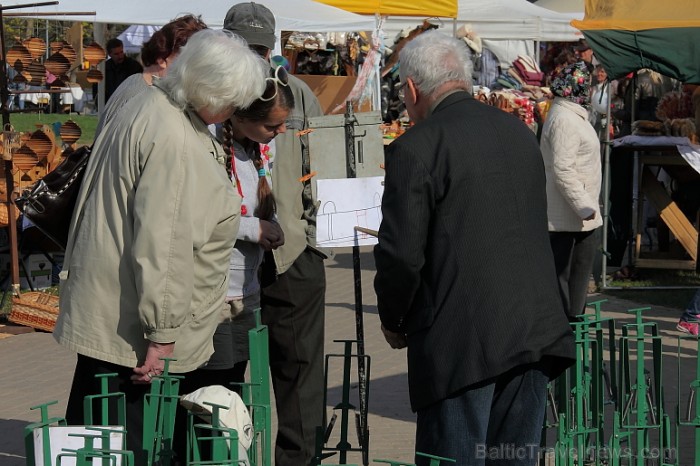 Latvijas Stādu parāde 2011 notika Siguldā, Svētku laukumā pie panorāmas riteņa. Papildus informācija: www.staduparade.lv
Foto: Juris Kilkuts Latvijas Stādu parāde 2011 notika Siguldā, Svētku laukumā pie panorāmas riteņa. Papildus informācija: www.staduparade.lv
Foto: Juris Kilkuts 58999