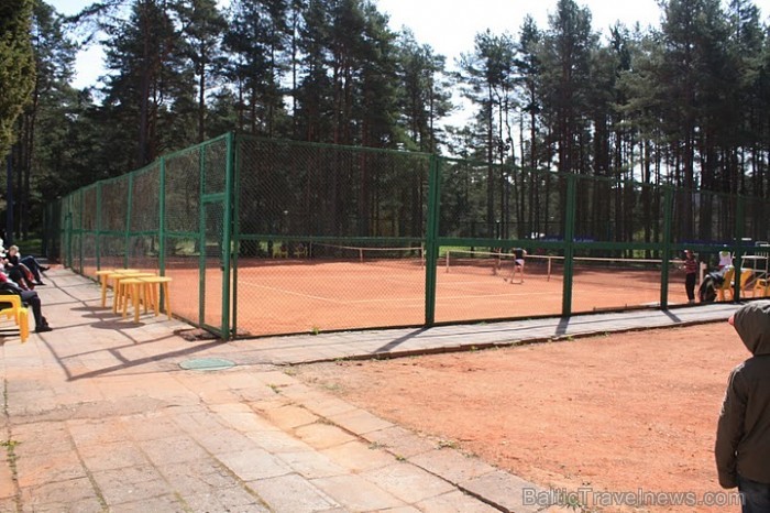 Jantarnij Bereg piedāvā iespēju arī aktīvas atpūtas cienītājiem , kompleksa sporta bāzi , kur izvietots tenisa korts , volejbola laukums , ir iespēja Jantarnij Bereg piedāvā iespēju arī aktīvas atpūtas cienītājiem , kompleksa sporta bāzi , kur izvietots tenisa korts , volejbola laukums , ir iespēja 59533