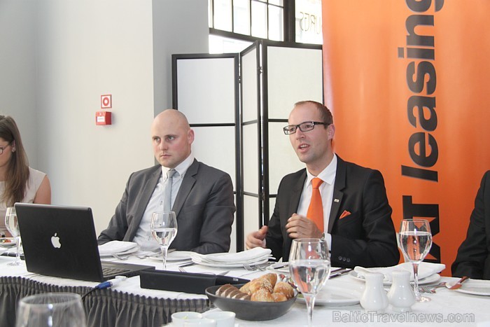 Andris Kulbergs, Latvijas Pilnvaroto autotirgotāju asociācijas prezidents, un Arnis Jaudzems, Sixt vadītājs Baltijas valstīs Andris Kulbergs, Latvijas Pilnvaroto autotirgotāju asociācijas prezidents, un Arnis Jaudzems, Sixt vadītājs Baltijas valstīs 59668