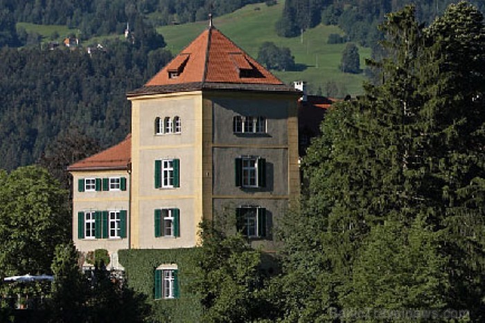 Schloss Schauenstein restorāns atrodas Šveicē. Vairāk informācijas par restorānu:
www.schauenstein.ch
Foto: Schauenstein.ch Schloss Schauenstein restorāns atrodas Šveicē. Vairāk informācijas par restorānu:
www.schauenstein.ch
Foto: Schauenstein.ch 59744