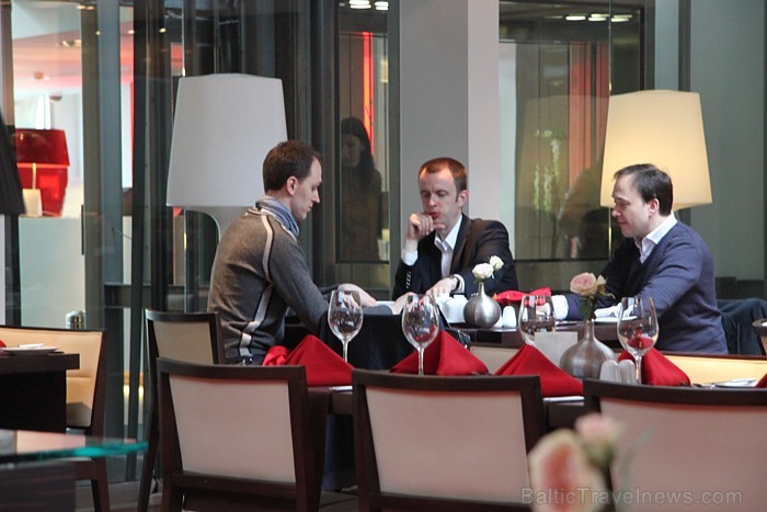 Viesnīcas Radisson Blu Elizabete restorāns C.U.T. ir ērts tiem, kuri vēlas izvairīties no lielas cilvēku burzmas Viesnīcas Radisson Blu Elizabete restorāns C.U.T. ir ērts tiem, kuri vēlas izvairīties no lielas cilvēku burzmas 59906