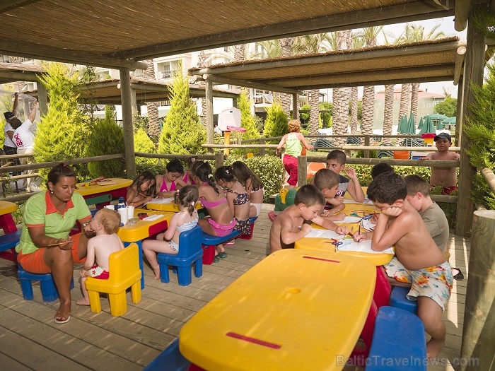 Viesnīcai ir mini-klubs, kas ir paredzēts bērniem no 4 līdz 12 gadiem. Bez maksas var izmantot bērnu ratiņus Viesnīcai ir mini-klubs, kas ir paredzēts bērniem no 4 līdz 12 gadiem. Bez maksas var izmantot bērnu ratiņus 59941