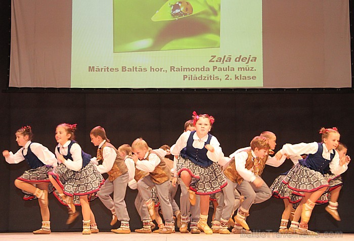 Koncerts «Deju karuselis» 22.05.2011 Ogrē. Vairāk par Ogres novadu uzzināsiet - www.latvijascentrs.lv Koncerts «Deju karuselis» 22.05.2011 Ogrē. Vairāk par Ogres novadu uzzināsiet - www.latvijascentrs.lv 60283