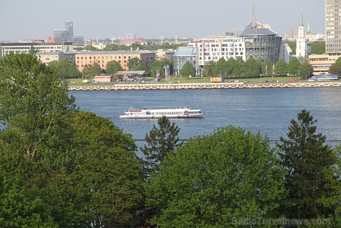 Islande Hotel terasē «Mīvatna vēji» 20.05.2011 svinīgi atklāts pirmais binokulārs Rīgā - www.islandehotel.lv Islande Hotel terasē «Mīvatna vēji» 20.05.2011 svinīgi atklāts pirmais binokulārs Rīgā - www.islandehotel.lv 60514
