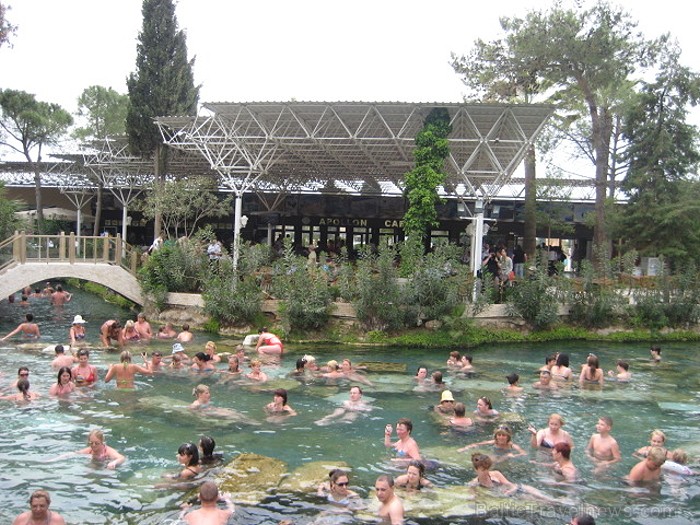 Pamukkale ir brīnumaina vieta Turcijā, kas ir slavena ar dziedinošiem ūdeņiem (Kleopatras baseinu), elpu aizraujošo ainavu (Baltās terases) un bagāto Pamukkale ir brīnumaina vieta Turcijā, kas ir slavena ar dziedinošiem ūdeņiem (Kleopatras baseinu), elpu aizraujošo ainavu (Baltās terases) un bagāto 60931