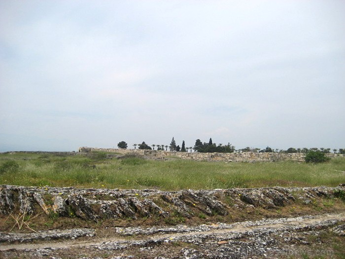 Pamukkale ir brīnumaina vieta Turcijā, kas ir slavena ar dziedinošiem ūdeņiem (Kleopatras baseinu), elpu aizraujošo ainavu (Baltās terases) un bagāto Pamukkale ir brīnumaina vieta Turcijā, kas ir slavena ar dziedinošiem ūdeņiem (Kleopatras baseinu), elpu aizraujošo ainavu (Baltās terases) un bagāto 60973