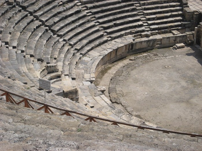 Pamukkale ir brīnumaina vieta Turcijā, kas ir slavena ar dziedinošiem ūdeņiem (Kleopatras baseinu), elpu aizraujošo ainavu (Baltās terases) un bagāto Pamukkale ir brīnumaina vieta Turcijā, kas ir slavena ar dziedinošiem ūdeņiem (Kleopatras baseinu), elpu aizraujošo ainavu (Baltās terases) un bagāto 61057