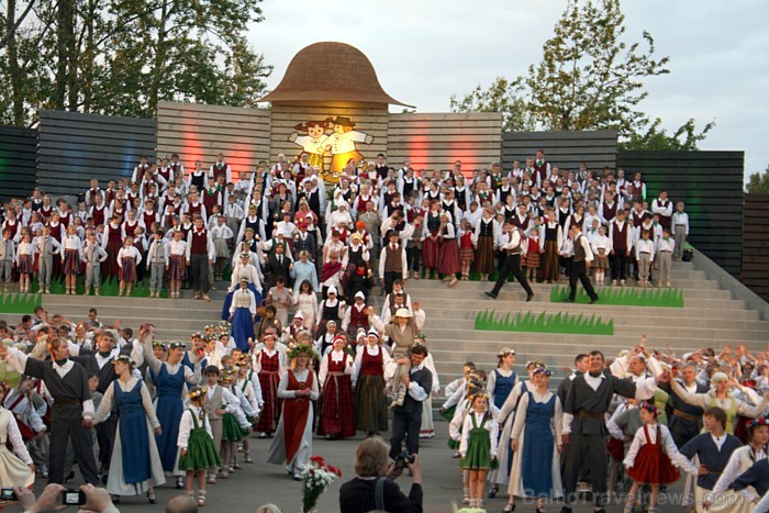 Tautas deju festivāls «Latvju bērni danci veda» Jēkabpilī, 28.05.2011 61047