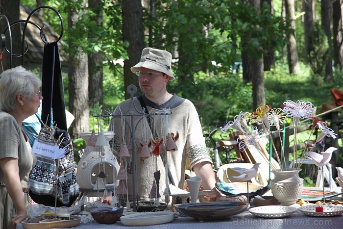 Tautas lietišķās mākslas darinājumu gadatirgus notiek Latvijas Etnogrāfiskajā brīvdabas muzejā no 4.06 līdz 5.06.2011 - www.brivdabasmuzejs.lv Tautas lietišķās mākslas darinājumu gadatirgus notiek Latvijas Etnogrāfiskajā brīvdabas muzejā no 4.06 līdz 5.06.2011 - www.brivdabasmuzejs.lv 61434