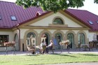 Dikļu pils piedāvā vasaras terasi un aristokrātisku atmosfēru