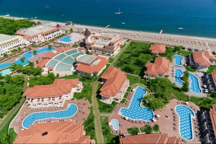Viesnīca uzcelta 2010. gadā, kopējā viesnīcas platība ir 200 000 m2 61658