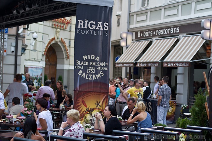 Savukārt citiem interesentiem nobaudīt trīs finālistu veikumu un nobalsot būs iespējams līdz pat 30. jūlijam vairākos Rīgas klubos un bāros Savukārt citiem interesentiem nobaudīt trīs finālistu veikumu un nobalsot būs iespējams līdz pat 30. jūlijam vairākos Rīgas klubos un bāros 61935