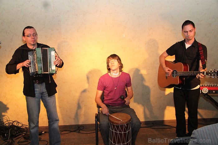 Latgales plānošanas reģions prezentē 15.06.2011 Kristapa Streiča un Jāņa Streiča īsfilmu «LATGALE atvērta sadarbībai» restorānā «Kamadena» Latgales plānošanas reģions prezentē 15.06.2011 Kristapa Streiča un Jāņa Streiča īsfilmu «LATGALE atvērta sadarbībai» restorānā «Kamadena» 62116