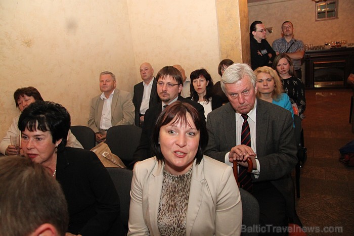 Latgales plānošanas reģions prezentē 15.06.2011 Kristapa Streiča un Jāņa Streiča īsfilmu «LATGALE atvērta sadarbībai» restorānā «Kamadena» Latgales plānošanas reģions prezentē 15.06.2011 Kristapa Streiča un Jāņa Streiča īsfilmu «LATGALE atvērta sadarbībai» restorānā «Kamadena» 62124