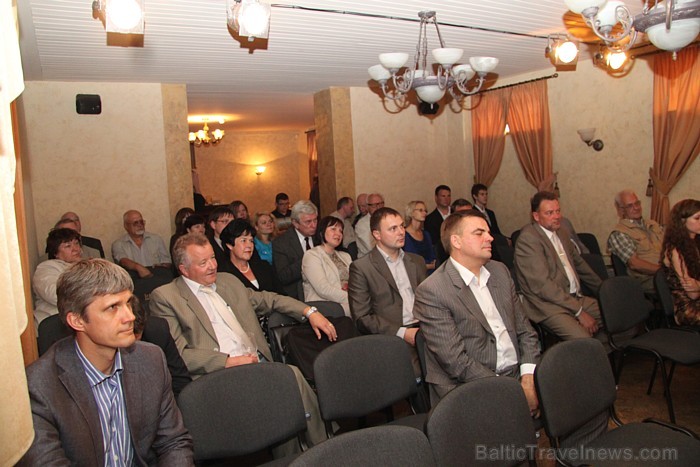 Latgales plānošanas reģions prezentē 15.06.2011 Kristapa Streiča un Jāņa Streiča īsfilmu «LATGALE atvērta sadarbībai» restorānā «Kamadena» Latgales plānošanas reģions prezentē 15.06.2011 Kristapa Streiča un Jāņa Streiča īsfilmu «LATGALE atvērta sadarbībai» restorānā «Kamadena» 62128