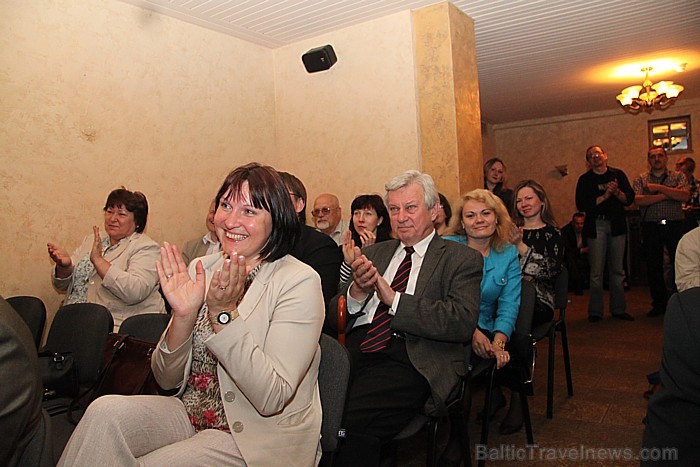 Latgales plānošanas reģions prezentē 15.06.2011 Kristapa Streiča un Jāņa Streiča īsfilmu «LATGALE atvērta sadarbībai» restorānā «Kamadena» Latgales plānošanas reģions prezentē 15.06.2011 Kristapa Streiča un Jāņa Streiča īsfilmu «LATGALE atvērta sadarbībai» restorānā «Kamadena» 62134