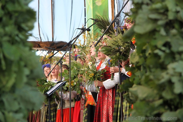 Līgo svētku koncerts «Latvija līgo Ikšķilē 2011» - vairāk bilžu un arī balva no Dikļu pils - Fb.com/Travelnews.lv Līgo svētku koncerts «Latvija līgo Ikšķilē 2011» - vairāk bilžu un arī balva no Dikļu pils - Fb.com/Travelnews.lv 62297