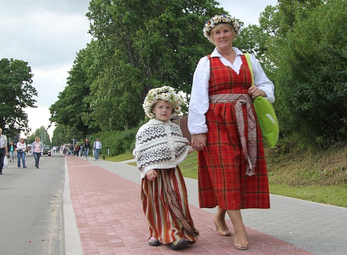 Līgo svētku koncerts «Latvija līgo Ikšķilē 2011» - vairāk bilžu un arī balva no Dikļu pils - Fb.com/Travelnews.lv Līgo svētku koncerts «Latvija līgo Ikšķilē 2011» - vairāk bilžu un arī balva no Dikļu pils - Fb.com/Travelnews.lv 62299