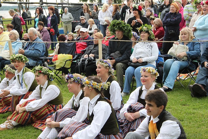Līgo svētku koncerts «Latvija līgo Ikšķilē 2011» - vairāk bilžu un arī balva no Dikļu pils - Fb.com/Travelnews.lv Līgo svētku koncerts «Latvija līgo Ikšķilē 2011» - vairāk bilžu un arī balva no Dikļu pils - Fb.com/Travelnews.lv 62301