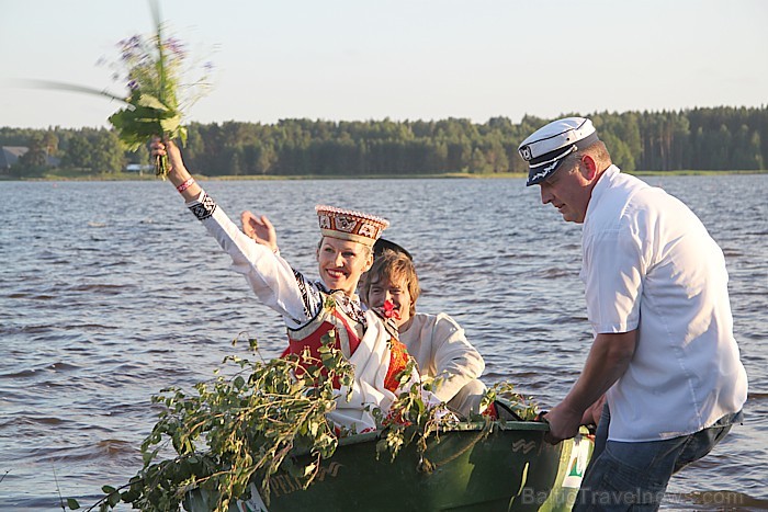 Līgo svētku koncerts «Latvija līgo Ikšķilē 2011» - vairāk bilžu un arī balva no Dikļu pils - Fb.com/Travelnews.lv Līgo svētku koncerts «Latvija līgo Ikšķilē 2011» - vairāk bilžu un arī balva no Dikļu pils - Fb.com/Travelnews.lv 62321