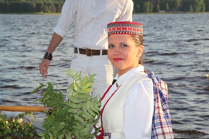 Līgo svētku koncerts «Latvija līgo Ikšķilē 2011» - vairāk bilžu un arī balva no Dikļu pils - Fb.com/Travelnews.lv Līgo svētku koncerts «Latvija līgo Ikšķilē 2011» - vairāk bilžu un arī balva no Dikļu pils - Fb.com/Travelnews.lv 62326