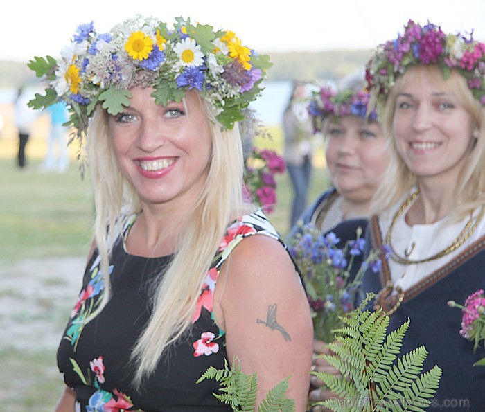 Līgo svētku koncerts «Latvija līgo Ikšķilē 2011» - vairāk bilžu un arī balva no Dikļu pils - Fb.com/Travelnews.lv Līgo svētku koncerts «Latvija līgo Ikšķilē 2011» - vairāk bilžu un arī balva no Dikļu pils - Fb.com/Travelnews.lv 62341