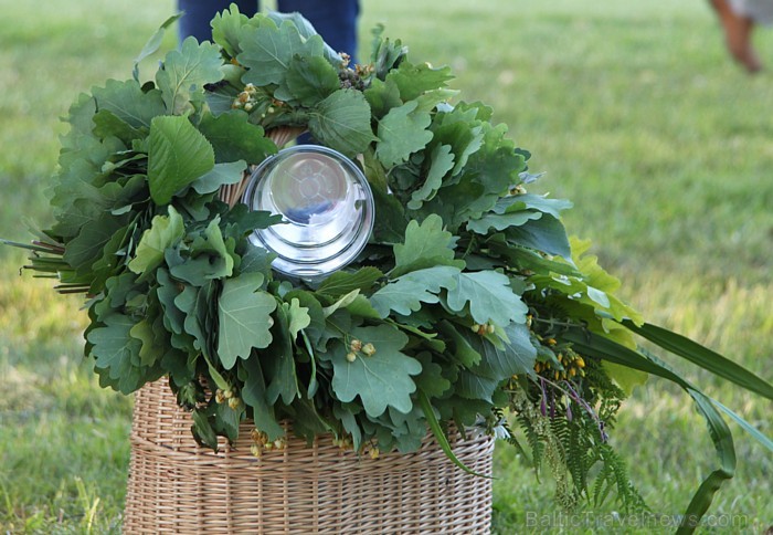 Līgo svētku koncerts «Latvija līgo Ikšķilē 2011» - vairāk bilžu un arī balva no Dikļu pils - Fb.com/Travelnews.lv Līgo svētku koncerts «Latvija līgo Ikšķilē 2011» - vairāk bilžu un arī balva no Dikļu pils - Fb.com/Travelnews.lv 62353