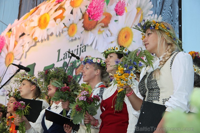 Līgo svētku koncerts «Latvija līgo Ikšķilē 2011» - vairāk bilžu un arī balva no Dikļu pils - Fb.com/Travelnews.lv Līgo svētku koncerts «Latvija līgo Ikšķilē 2011» - vairāk bilžu un arī balva no Dikļu pils - Fb.com/Travelnews.lv 62357